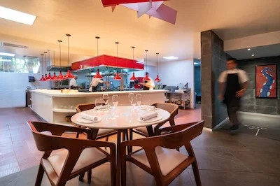 https://www.palmarbeachresortandspa.com.mx/galleries/Restaurants/Chef's Table Restaurante Cocina de Autor.webp